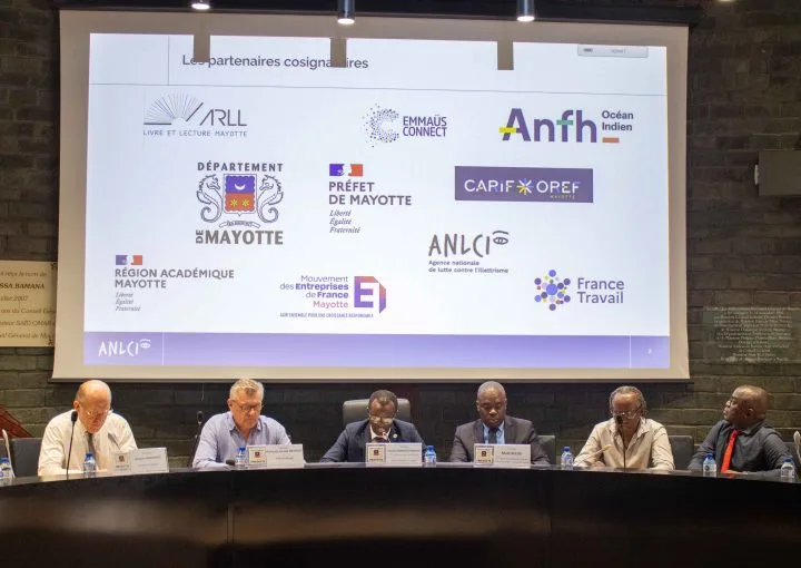 La lutte contre l’illettrisme à Mayotte est essentielle pour répondre aux défis sociaux et économiques de ce territoire unique.