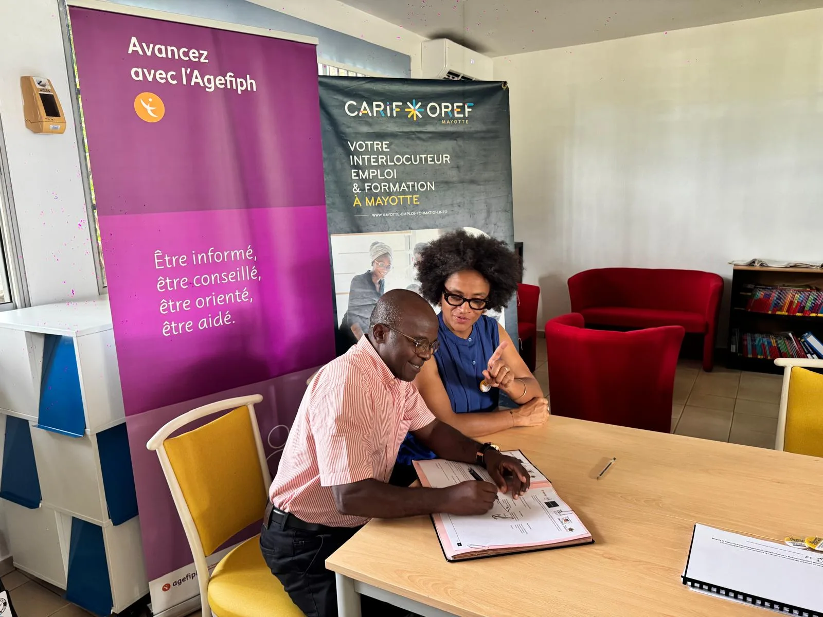 Signature convention Carif oref Mayotte et AGEFIPH